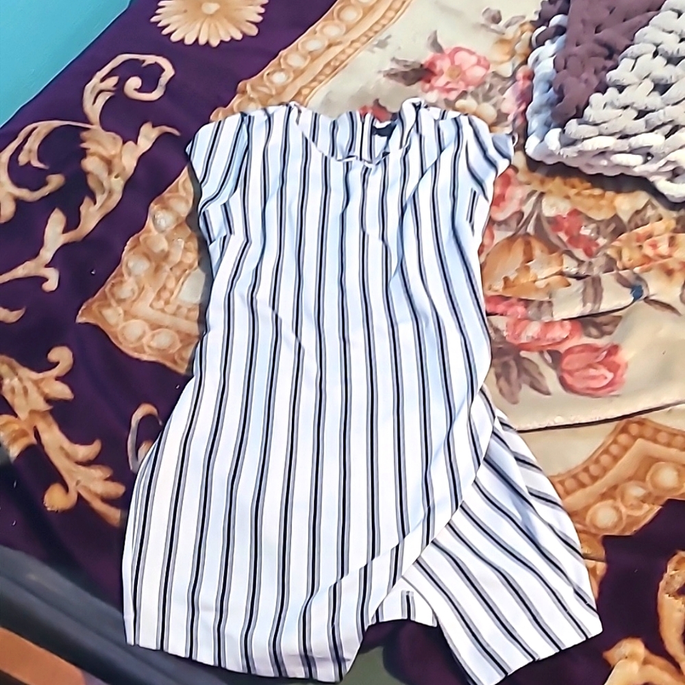 Mid length black striped, XXL, zip up dress